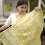 Authentic cotton Jamdani adorned by floral motifs