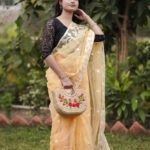 Elegant muslin Jamdani blended with floral motifs